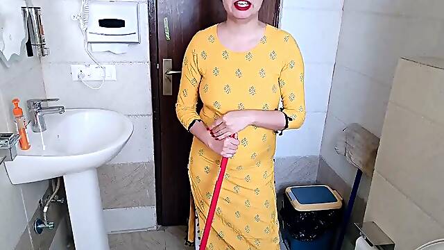 Kamwali Bhai Landlord Affair - Indian Maid fucked by Malik For Extra Pay xxx