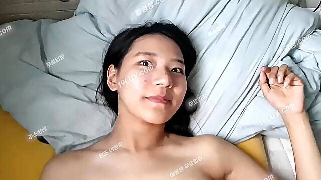 5335 Having sex while taking a video of a girl who doesnt look like a pussy 1 Korean Tele UBE892