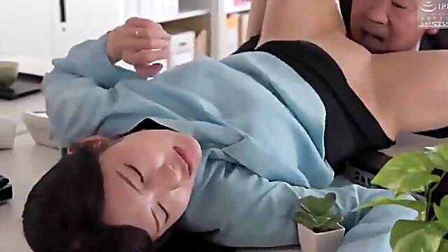 Was Embraced By Her Boss Uncensored (mizuhata)