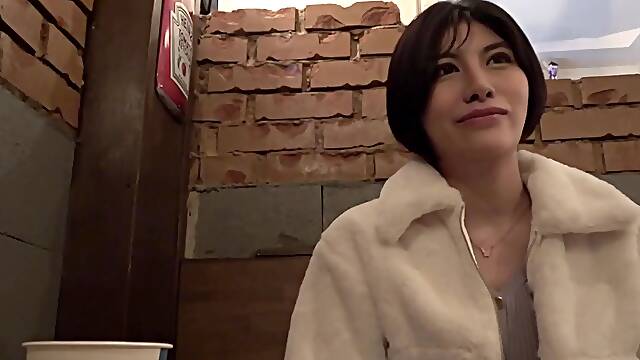 Watch a gorgeous mature wife cheat & get a creampie in HD homemade video.