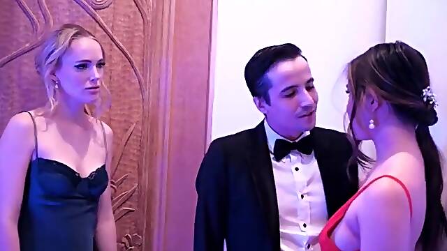 Scarlett Alexis, Athena Fleurs - Ripe For The Taking : Scarletts First [fullhd 1080p]