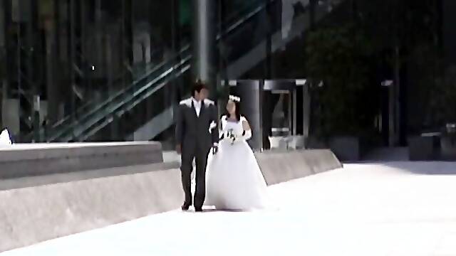 Pissing japanese bride fucked