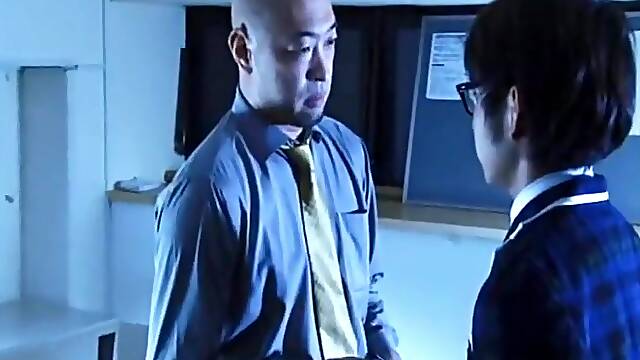 Heroine beauty tied up and armpit licked