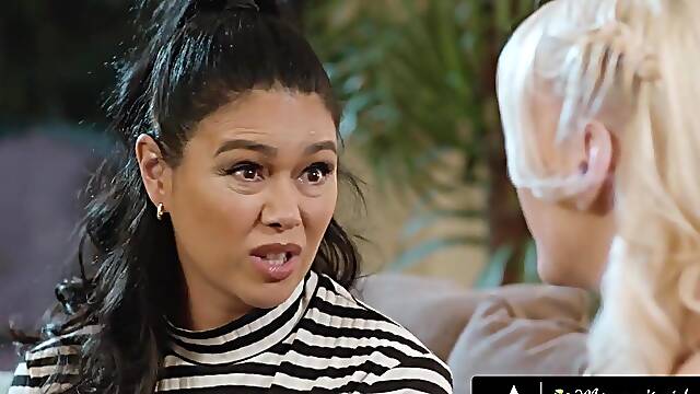 MAMA’S ANGEL - Golden-haired Kenna James’ Cheating Cunt GRATIFIED By Concupiscent Stepmom-In-Law Dana Vespoli