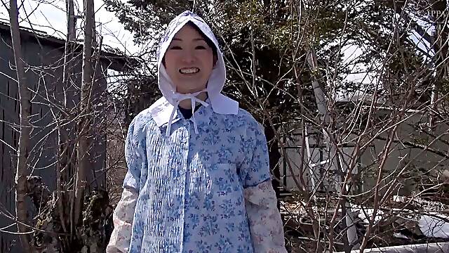 M789G03 A camera team that charges at applications from the farmers back Mr. Ms.! Gently caress the wife Mr. Ms. who is working on the farm and has soggy rich SEX!