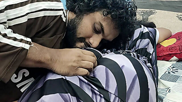 Desi Malayali couple hot ass kiss romance in nighty