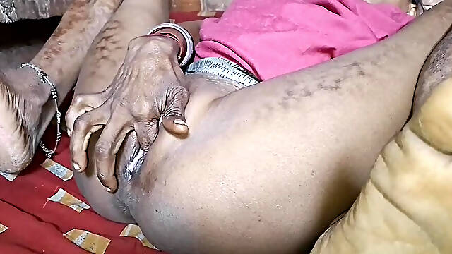 Im lying naked today, but he didnt come, Im always waiting for him.