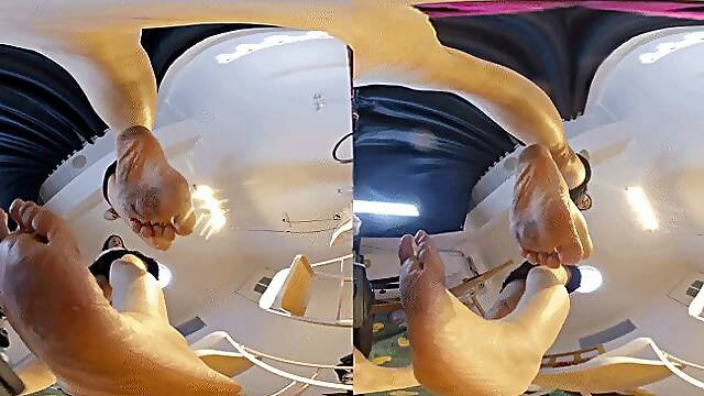 3DVR180 ERER RUIRUI POV Dirty shoes smelly feet STOMPLING