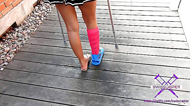 Accident at the housework - short cast leg at home (SCL) part 2