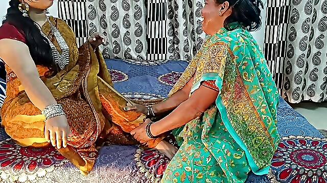 Desi Indian Porn Video - Real Desi Sex Videos Of Nokar Malkin And Mom Group Sex