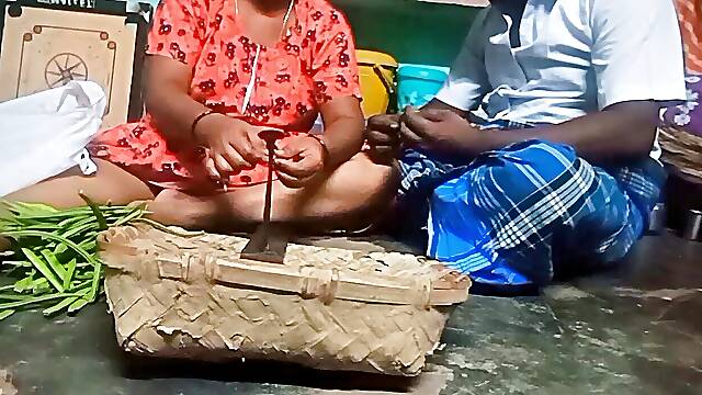 Tamil aunty vigitabl cutting stepuncle boobs pressing