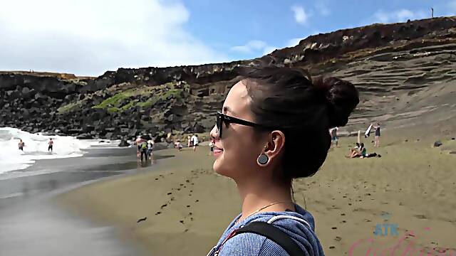 Amazing chick Mi Ha Doan showing her nice boobs in the car